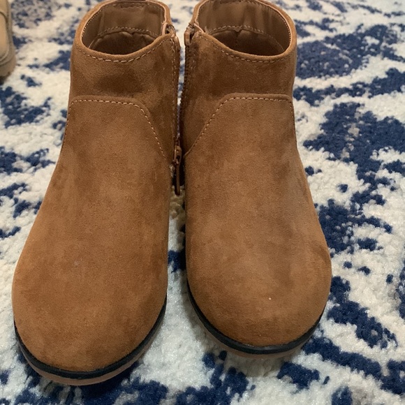 2 pairs Cat and Jack Boots - Size 9 - Picture 5 of 6